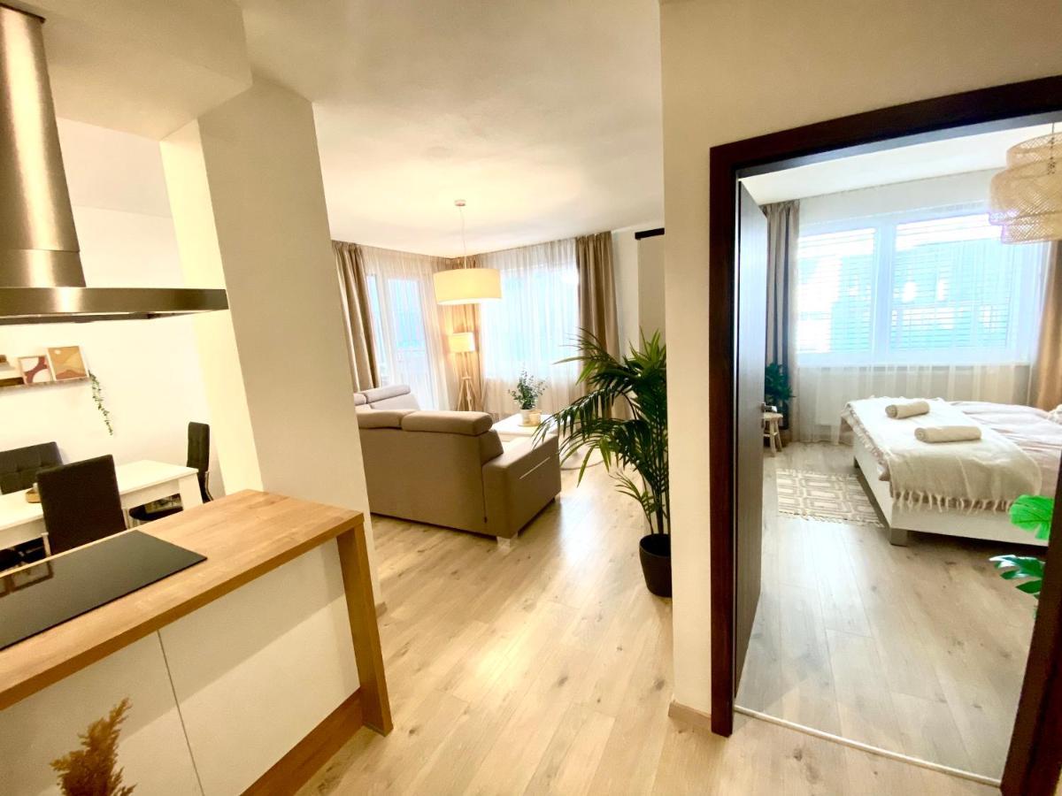 The Elite Suite Downtown A/C & Garage Parking Bratislava Eksteriør bilde