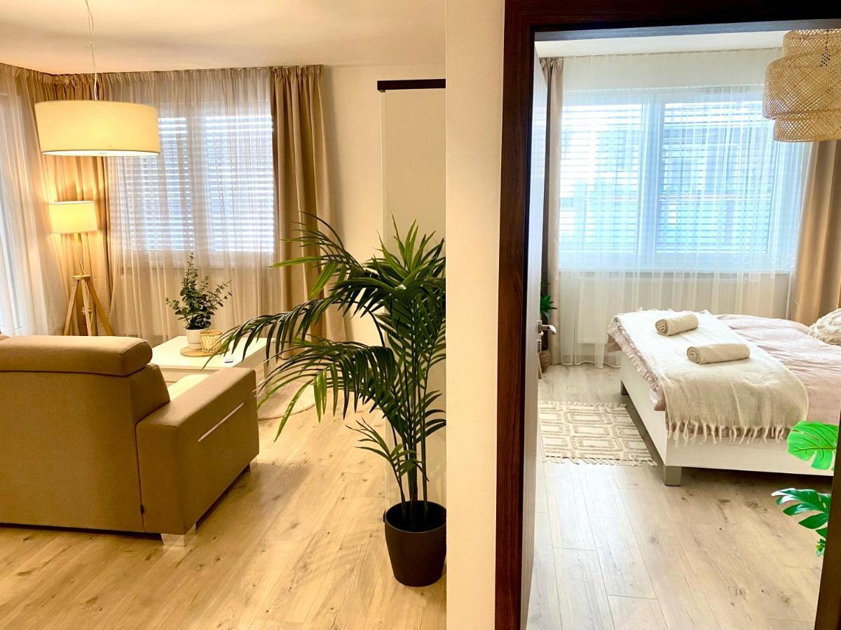 The Elite Suite Downtown A/C & Garage Parking Bratislava Eksteriør bilde